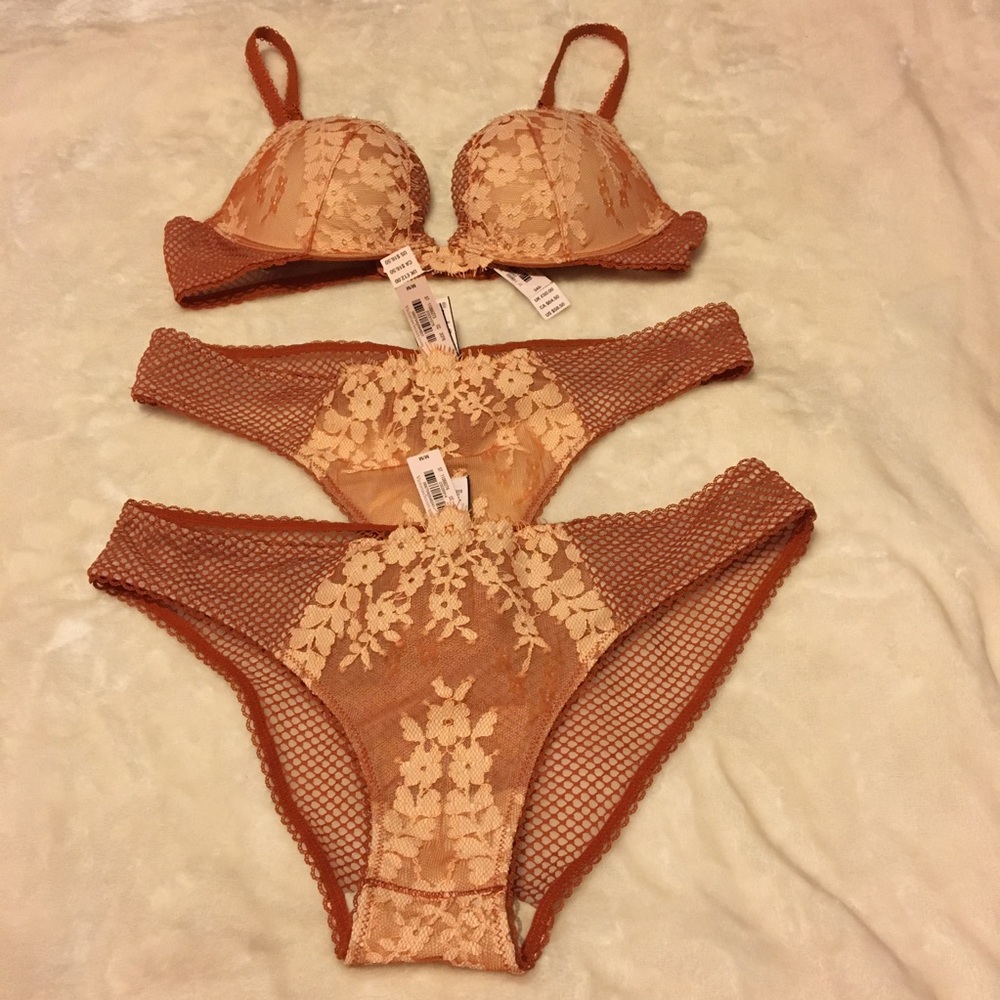 Victoria’s Secret Dream Angel Push Up Bra & Panty